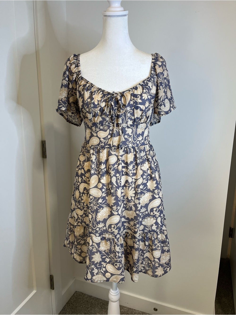 DYNAMITE Floral Blue & Cream Short Sleeve Dress - FREE SHIPPING on Bundles $95+